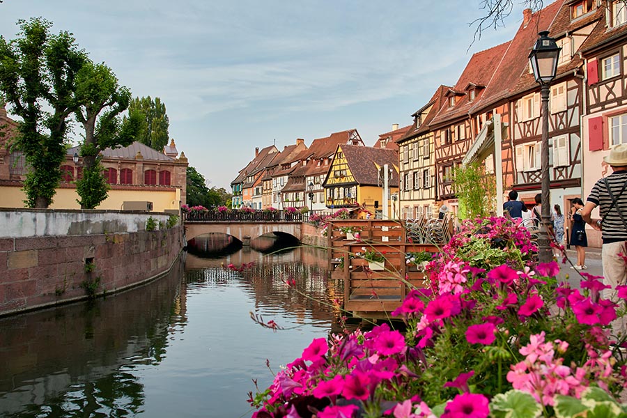 canal et village typique Alsace